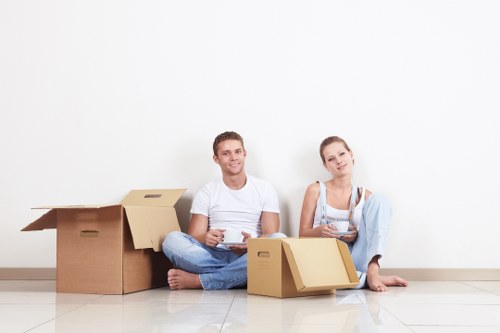 Efficient unpacking service in a new home